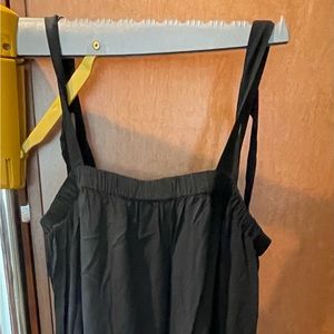 Maxi dress with ruffle bottom